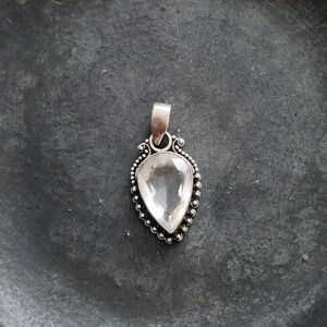 Beautiful Vintage Sterling Silver Clear Quartz Tear Drop Shaped Pendant